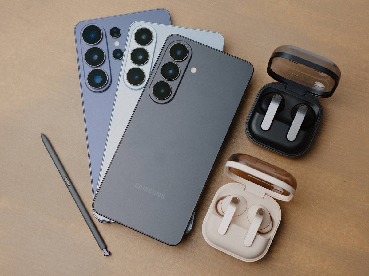 „Galaxy S26 Ultra” ir „Galaxy Buds4” aut. G. Jauniškis.j